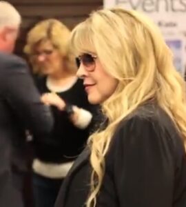 IYD DVD signing event, Barnes & Noble