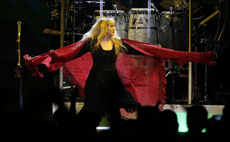 Design a show-stopping shawl for Stevie Nicks