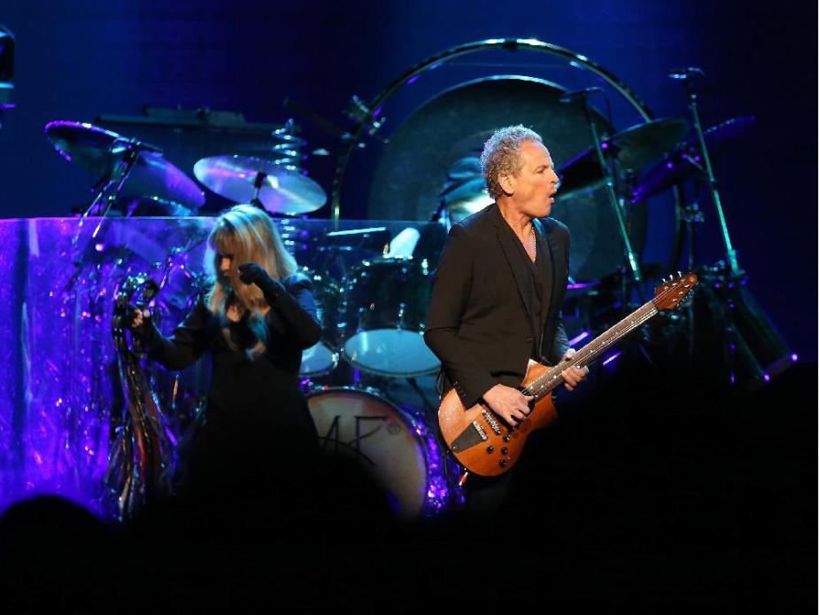 REVIEW: Fleetwood Mac, Christine McVie concert a triumph
