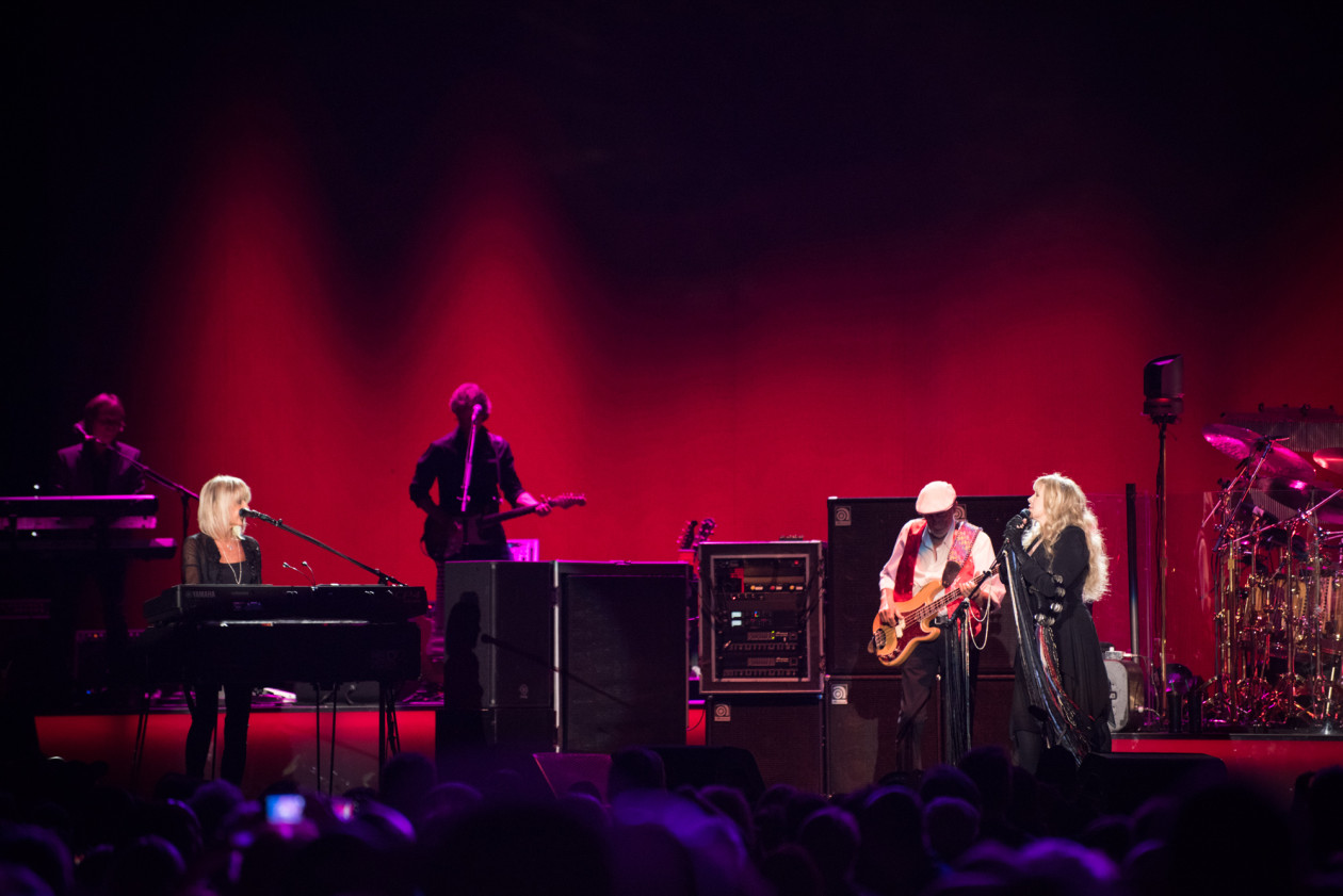 REVIEW: Fleetwood Mac is back, Christine McVie sings again as the tour starts anew