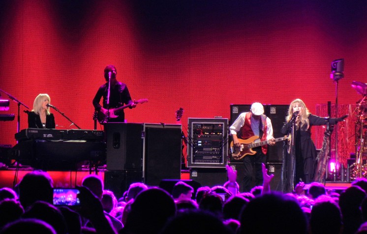 REVIEW: Refreshed, revitalized Fleetwood Mac at Tampa show