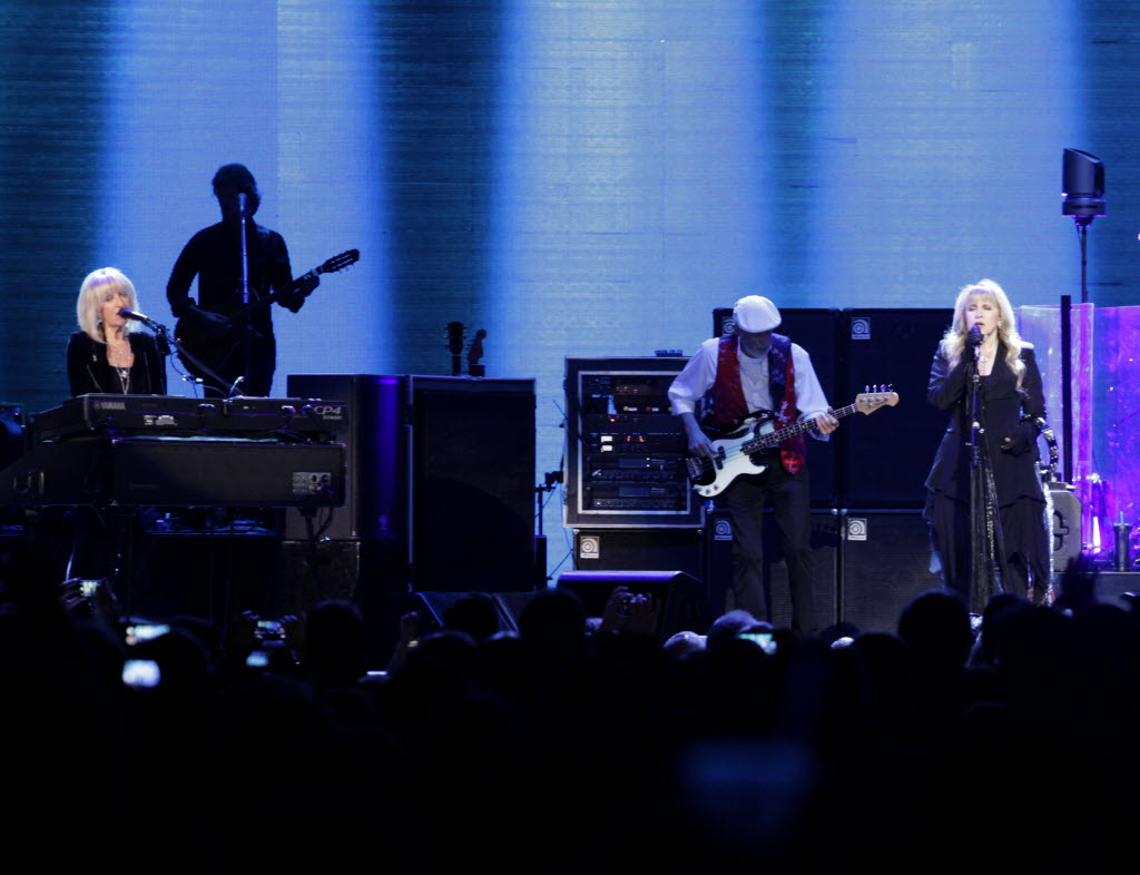 REVIEW: Fleetwood Mac takes Dallas crowd on fun ride