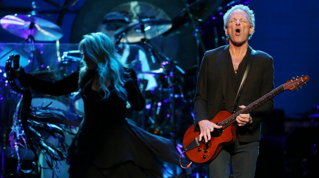 REVIEW: Fleetwood Mac bewitches crowd
