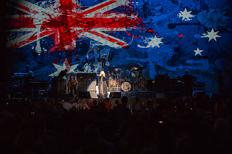 REVIEW: Fleetwood Mac at Coopers Stadium