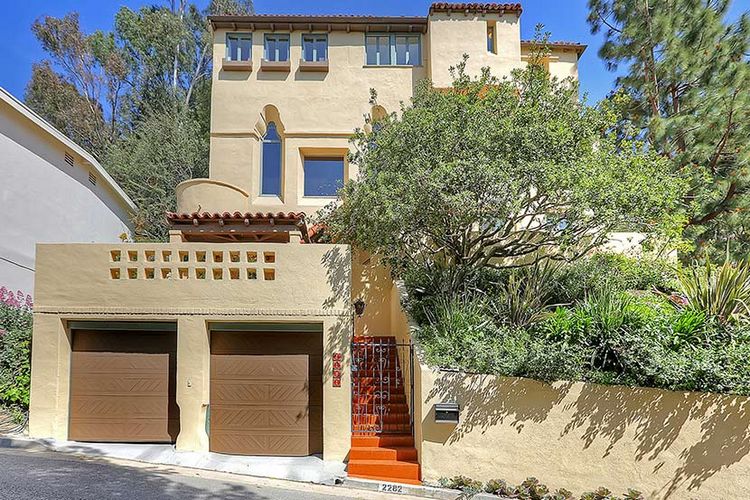 Stevie Nicks’ old Hollywood Hills house lists for $1.6M