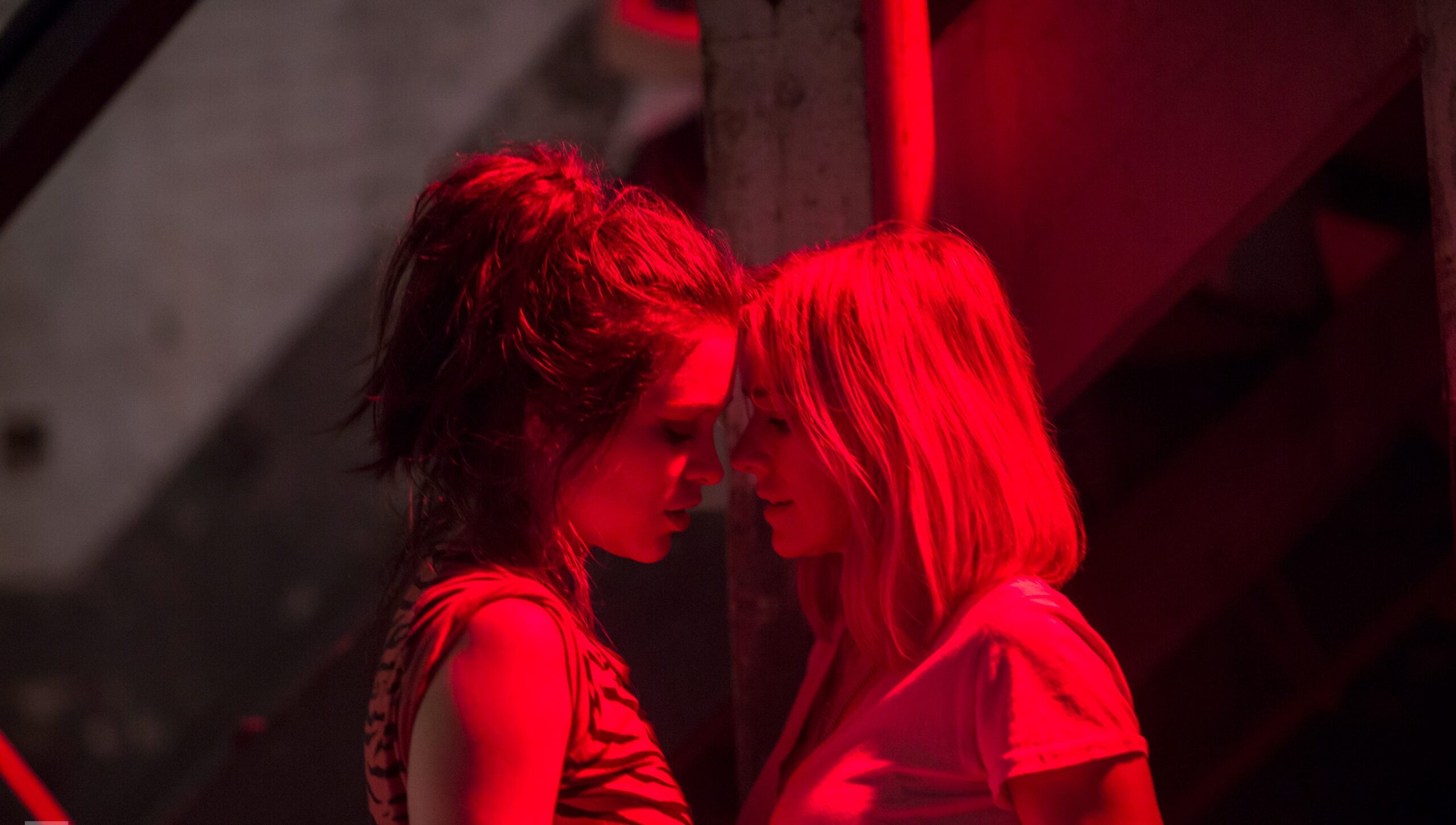 Stevie re-records ‘Gypsy’ for Netflix drama