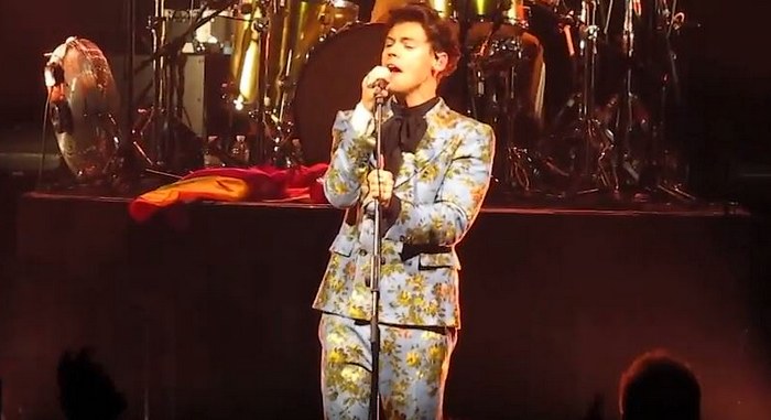 Harry Styles covers ‘The Chain,’ Muna tackles ‘Edge’ at Greek Theatre show