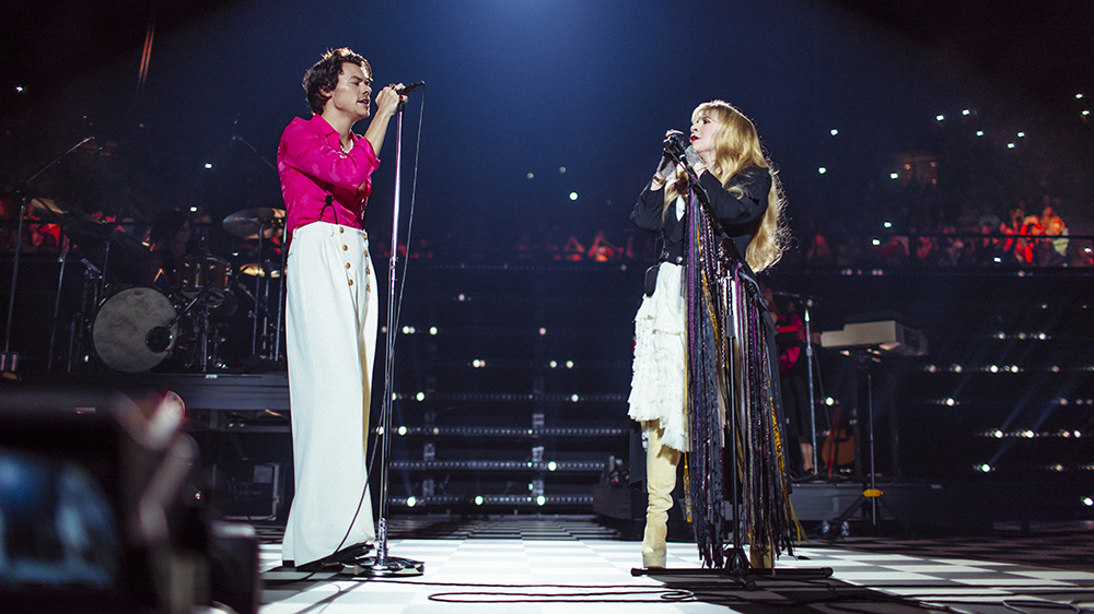 Stevie Nicks, Harry Styles perform ‘Landslide’ at The Forum