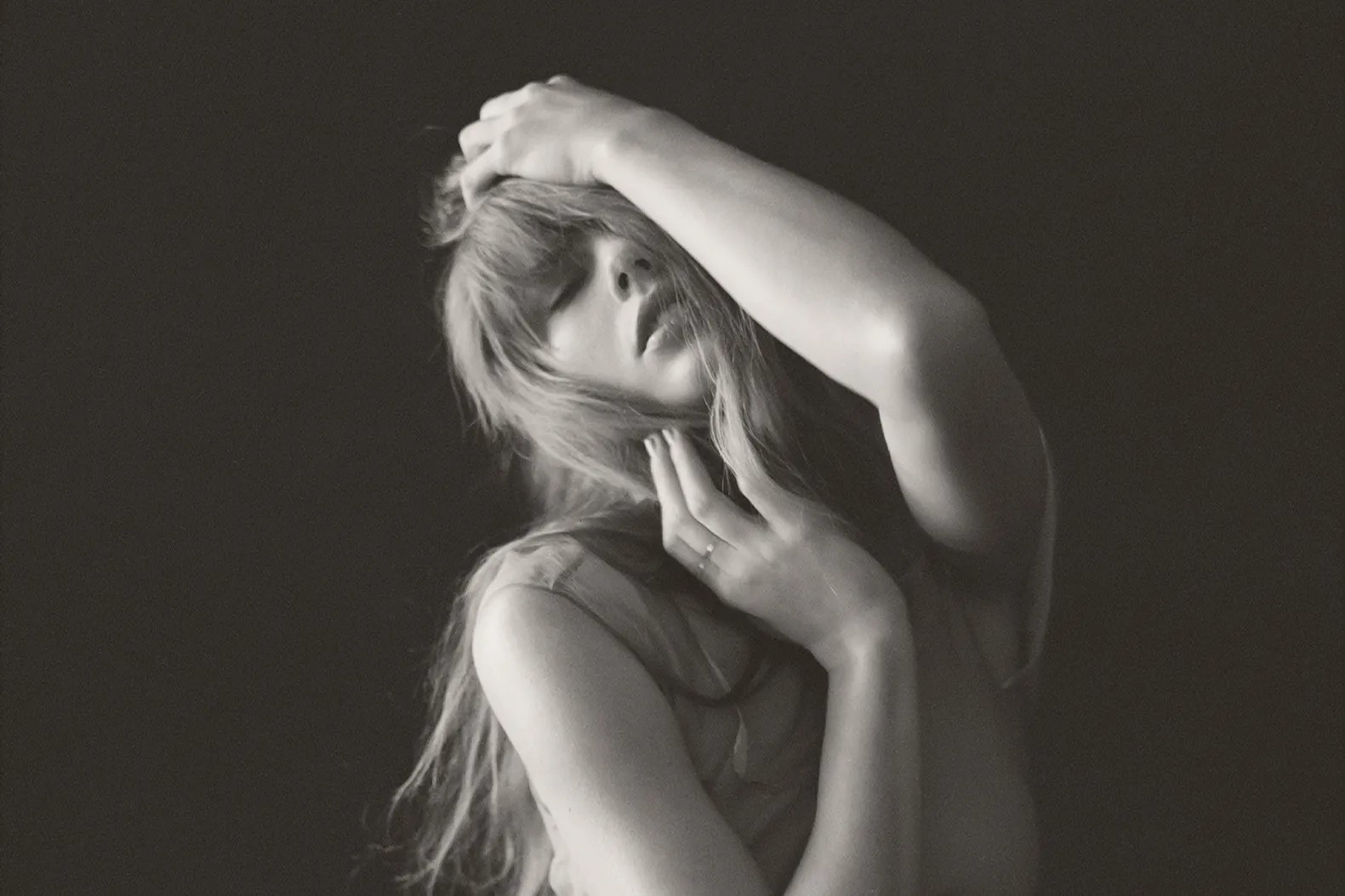 Stevie Nicks writes poem for ‘Tortured Poet’ Taylor Swift